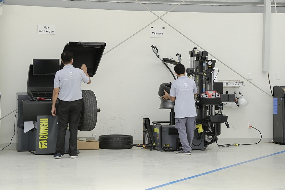 Mercedes-Benz Việt Nam: 25 năm trở thành thương hiệu xe sang bán chạy nhất Việt Nam