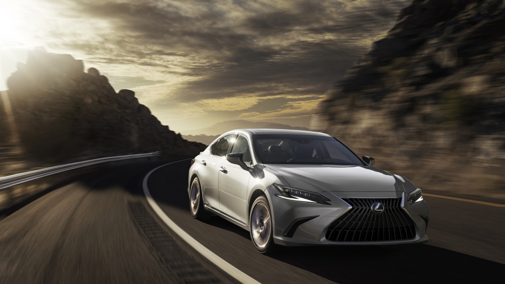 Giá từ 2,55 tỷ đồng, Lexus ES 2022 chính thức có mặt tại Việt Nam