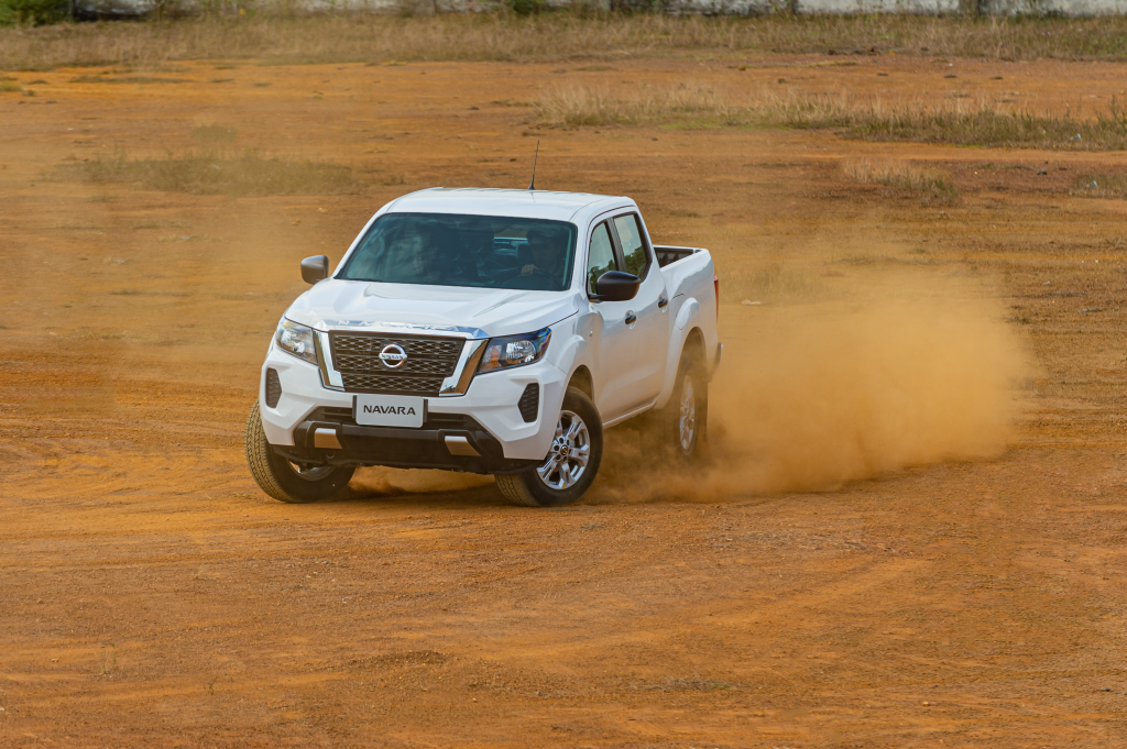 Nissan Navara có thêm phiên bản Navara EL 2WD