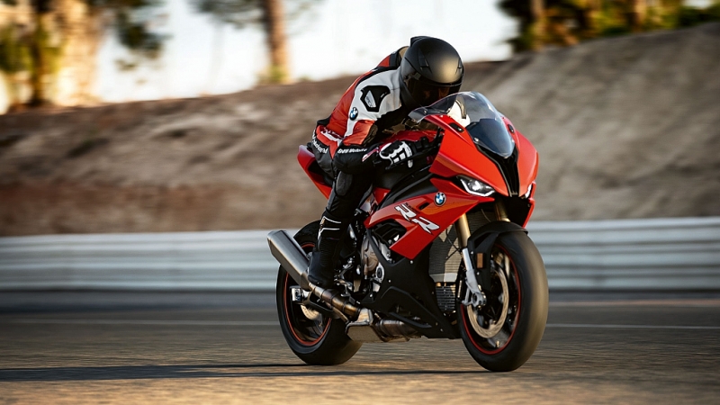 bmw motorrad gioi thieu s 1000 rr hoan toan moi