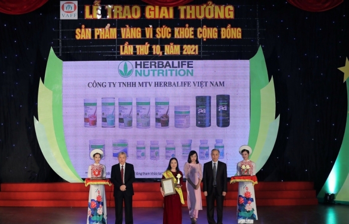 Herbalife Việt Nam nhận giải thưởng “Sản phẩm vàng vì sức khỏe cộng đồng”