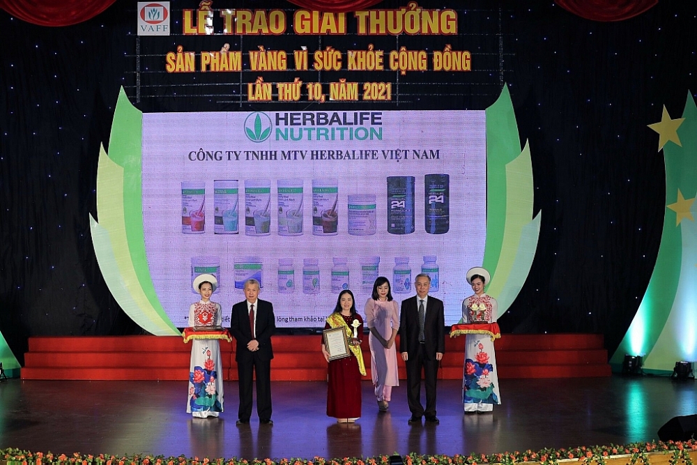 Herbalife Việt Nam nhận giải thưởng “Sản phẩm vàng vì sức khỏe cộng đồng”
