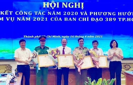 Nhiều rủi ro về buôn lậu, gian lận thương mại từ hàng quá cảnh