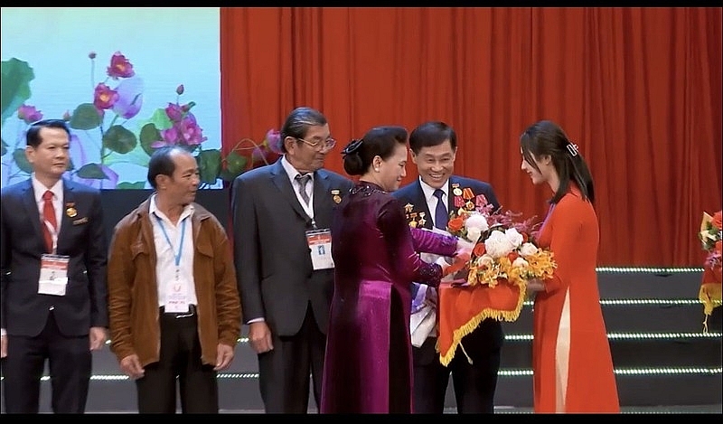 Doanh nhân Việt kiều Johnathan Hạnh Nguyễn: Làm việc gì có lợi cho đất nước thì tập trung làm