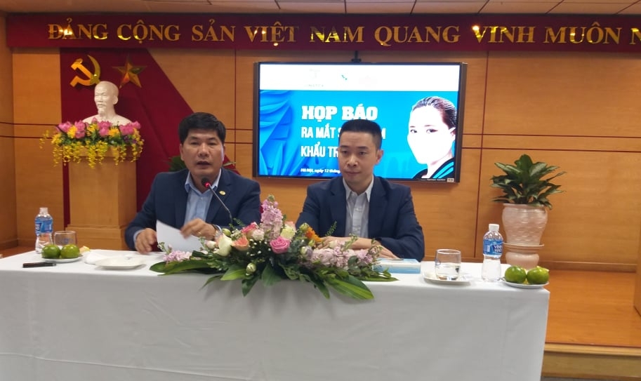 det kim dong xuan tung ra khau trang moi khang nuoc khang khuan