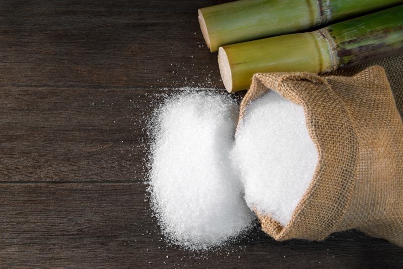 Nguồn cung dồi dào, đường nhập khẩu áp đảo
