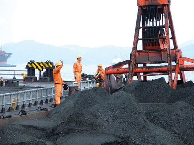 Việt Nam cần nhập khẩu tối đa 25 triệu tấn than năm 2022
