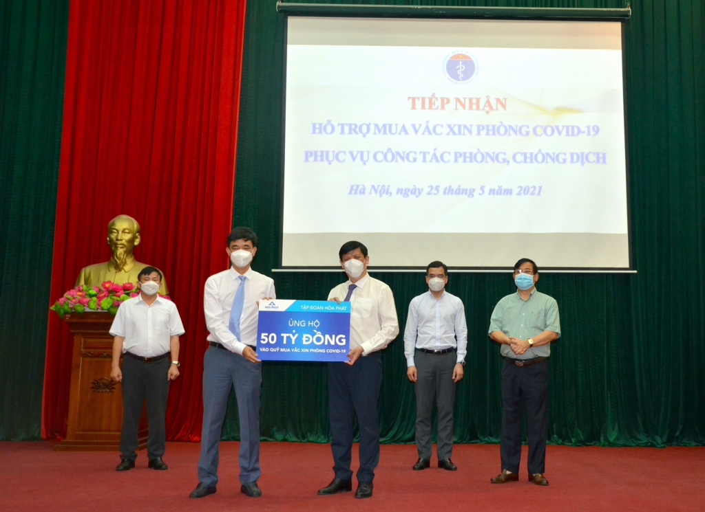 Hòa Phát ủng hộ 50 tỷ đồng vào Quỹ mua vắc xin phòng Covid-19