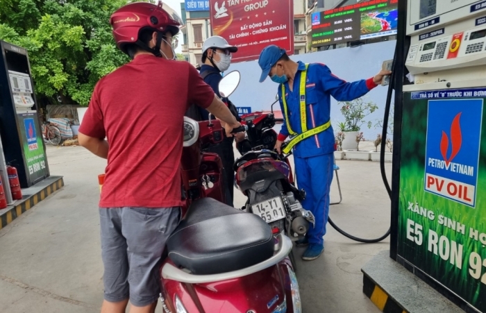 Giảm hơn 100 đồng, giá xăng cao nhất còn 32.763 đồng/lít