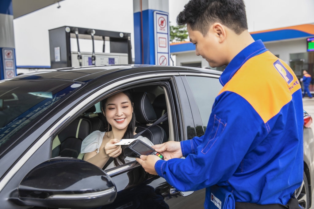 Petrolimex triển khai thanh toán thẻ tại mạng lưới bán lẻ xăng dầu toàn quốc