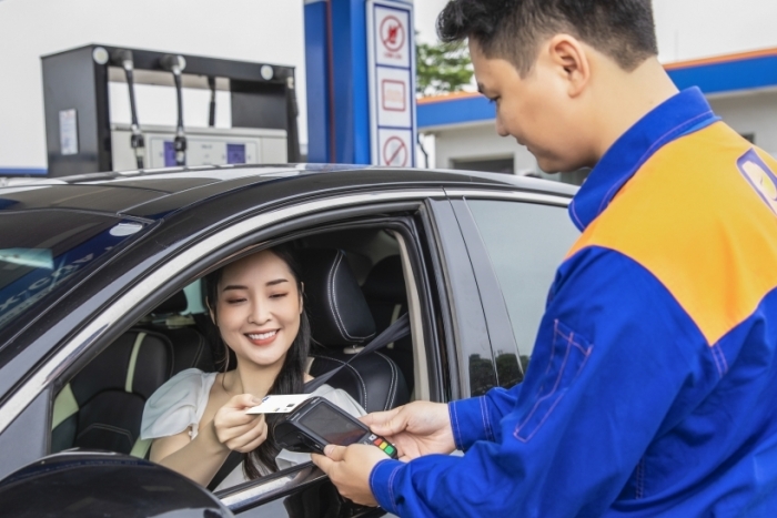 Petrolimex triển khai thanh toán thẻ tại mạng lưới bán lẻ xăng dầu toàn quốc