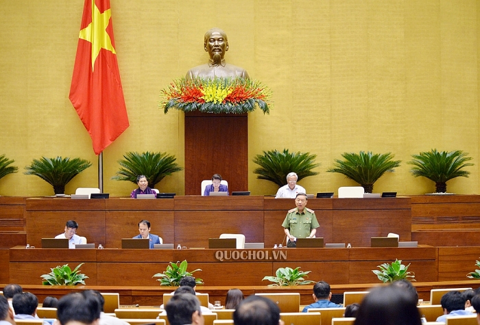 Đại biểu Quốc hội băn khoăn lộ trình bỏ sổ hộ khẩu