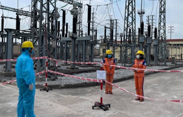 Thứ trưởng Bộ Công Thương: "Xin chia sẻ khó khăn" với doanh nghiệp và người dân vì thiếu điện