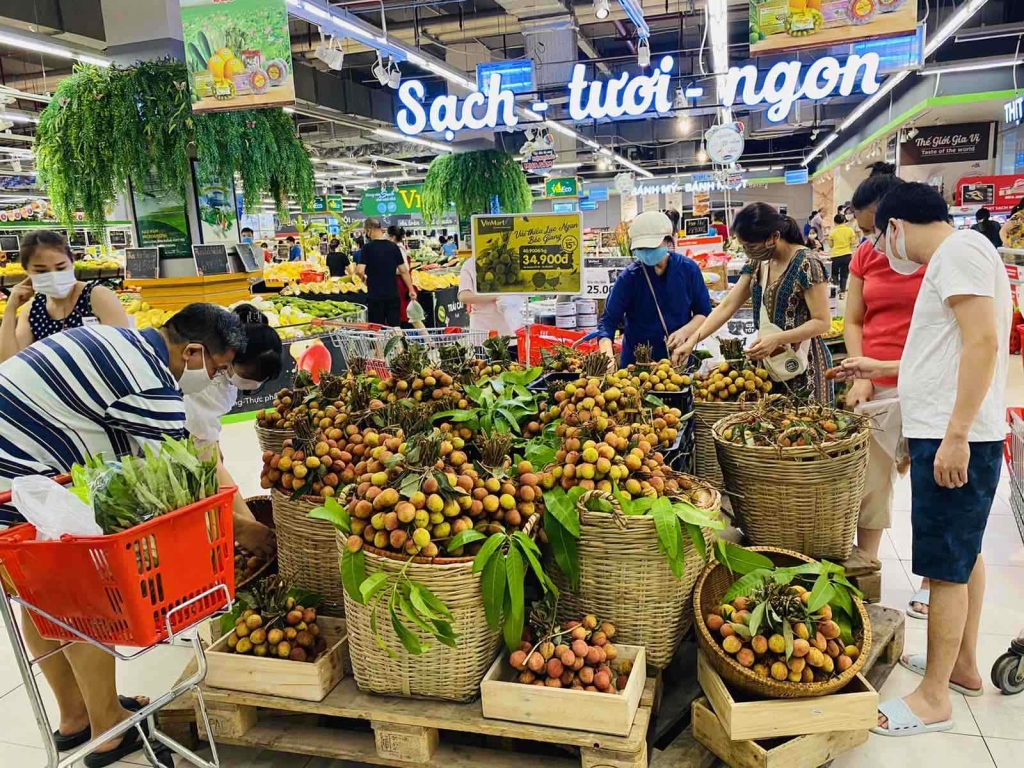 VinCommerce cam kết thu mua 2.000 tấn vải thiều Bắc Giang