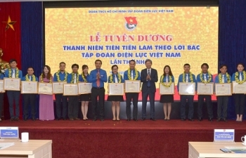EVN lần đầu tiên tuyên dương đoàn viên tiên tiến làm theo lời Bác