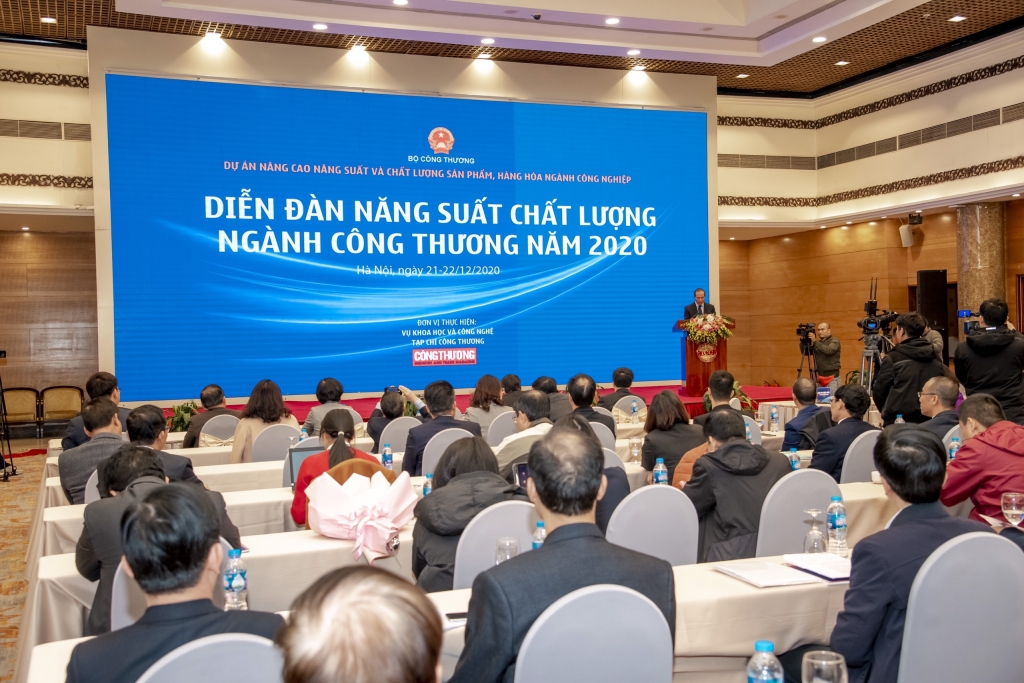 Toàn cảnh diễn đàn