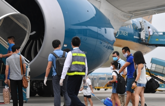 Đề xuất dỡ bỏ hoàn toàn hạn chế về nhập cảnh với công dân Việt Nam về nước
