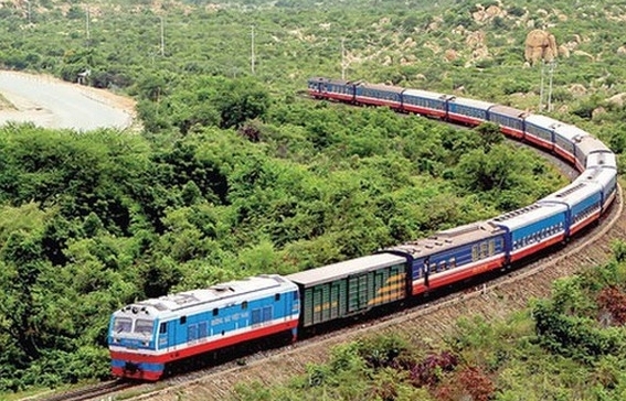Ký hợp đồng bảo trì kết cấu hạ tầng đường sắt năm 2021 trị giá hơn 2.800 tỷ đồng