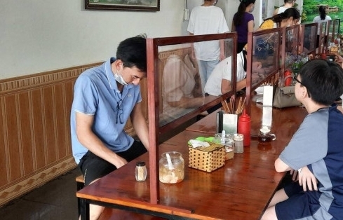 Hà Nội: Tiếp tục xem xét, đánh giá an toàn để mở thêm các dịch vụ khác