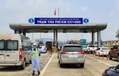 Dừng miễn phí dịch vụ sử dụng đường bộ cho các phương tiện vận chuyển hàng cứu trợ từ 1/12