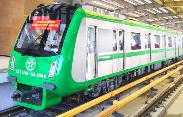 Sau 7 ngày vận hành, tàu Cát Linh - Hà Đông đã đón gần 166.000 lượt khách