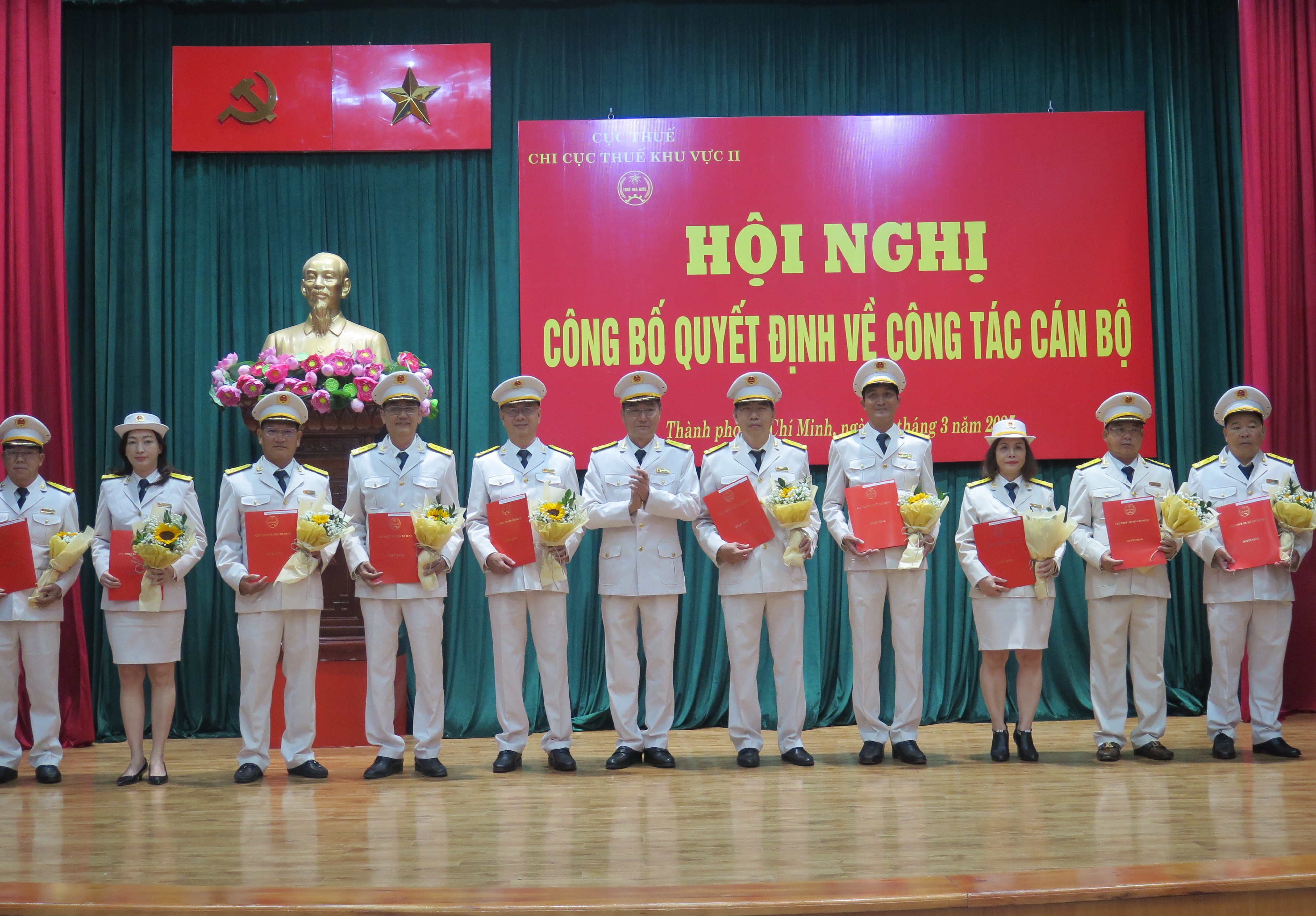 chi cuc thue khu vuc ii kien toan bo may lanh dao quyet tam hoan thanh nhiem vu thu ngan sach duoc giao