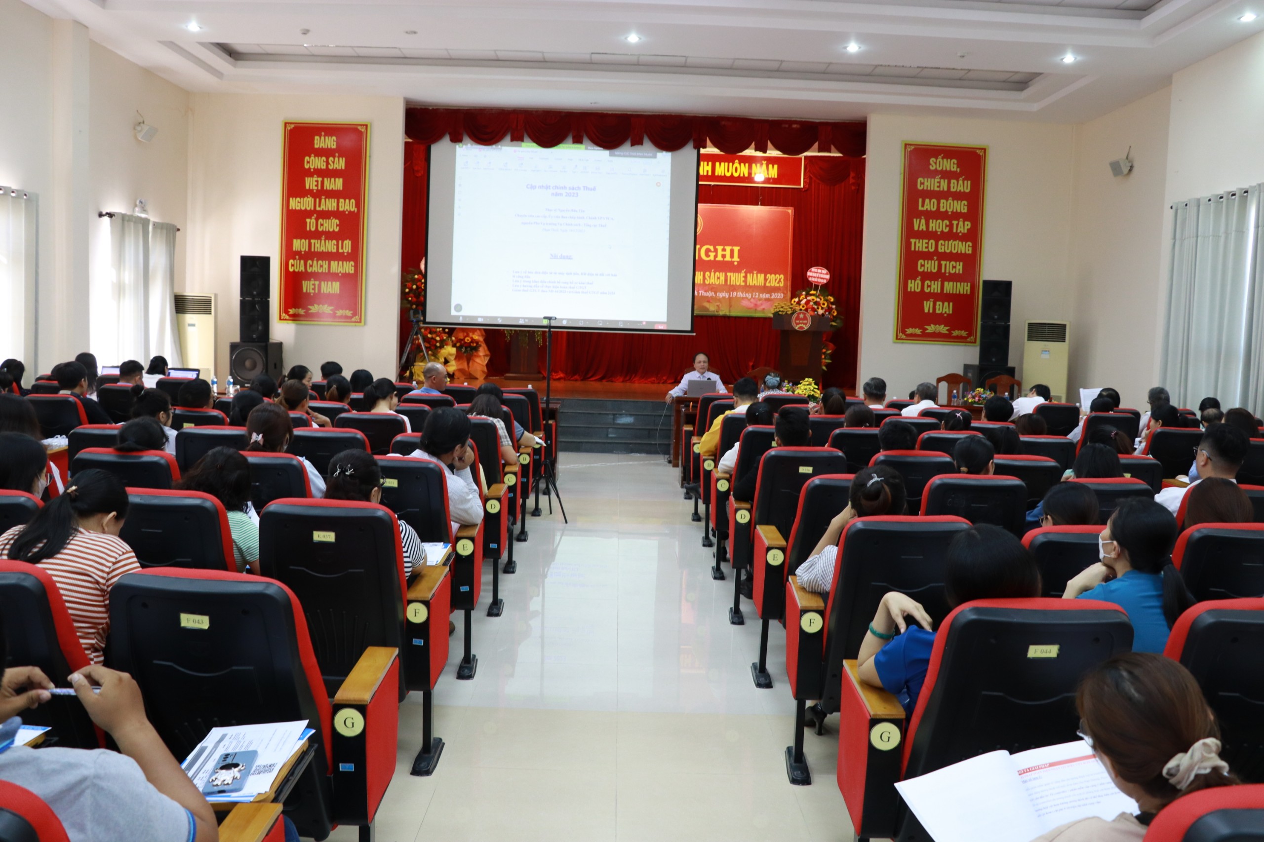 cuc thue binh thuan dong hanh ho tro nguoi nop thue thuc hien ke khai quyet toan thue cuc thue binh thuan dong hanh ho tro nguoi nop thue thuc hien ke khai quyet toan thue