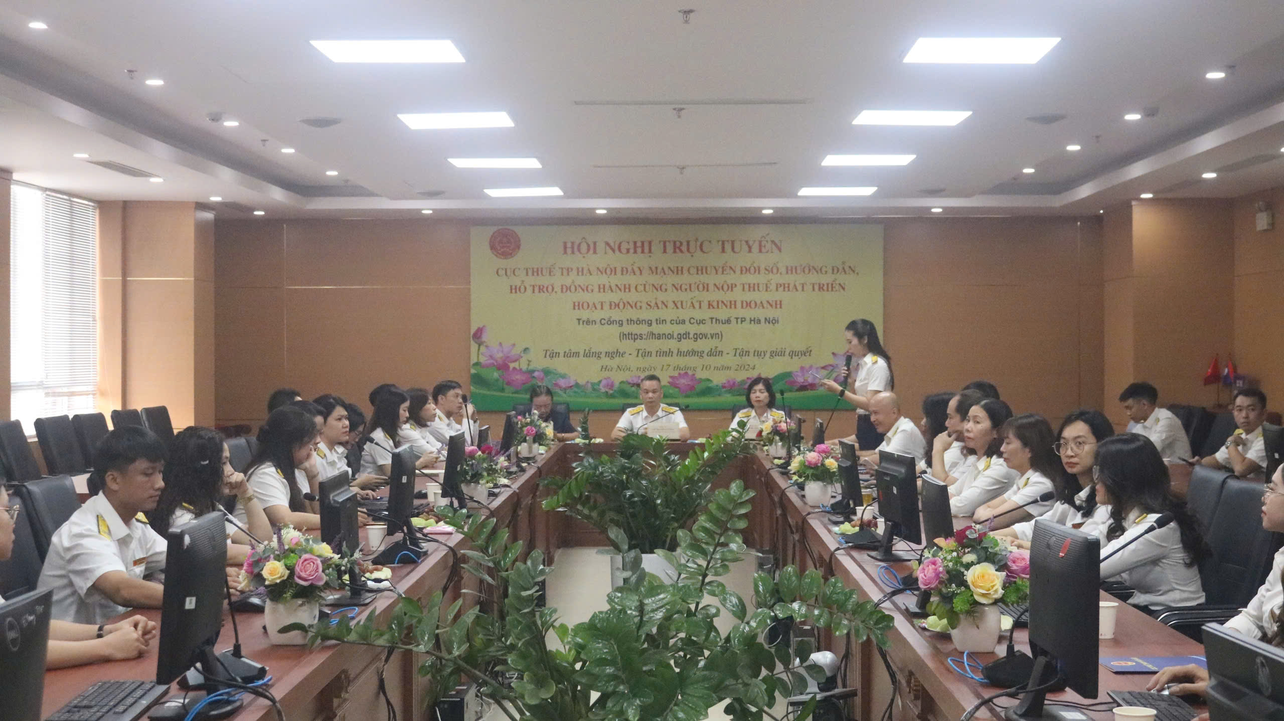 cuc thue ha noi tiep tuc day manh chuyen doi so ho tro dong hanh voi nguoi nop thue phat trien hoat dong san xuat kinh doanh cuc thue ha noi tiep tuc day manh chuyen doi so ho tro dong hanh voi nguoi nop thue phat trien hoat dong san xuat kinh doanh