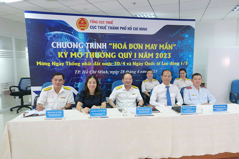 cuc thue tp ho chi minh huong dan nguoi nop thue cach nhan biet ky hieu cua hoa don dien tu