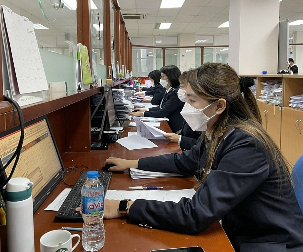 Hoạt động nghiệp vụ tại Chi cục Hải quan cửa khẩu sân bay quốc tế Nội Bài. 	Ảnh: N.Linh