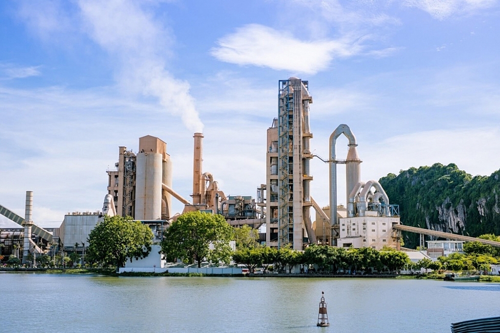  Năm 2022, lợi nhuận của các công ty sản xuất xi măng giảm do chi phí sản xuất tăng. 	Ảnh: ST