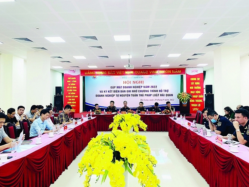 Năm 2023, Hải quan Quảng Ninh tiếp tục xây dựng quan hệ đối tác Hải quan-DN đi vào chiều sâu, thực chất. 	Ảnh: Q.Hùng