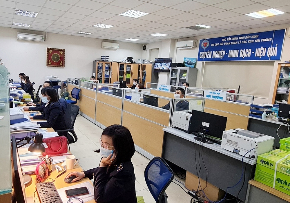 Hoạt động nghiệp vụ tại Chi cục Hải quan quản lý các khu công nghiệp Yên Phong, Cục Hải quan Bắc Ninh.  Ảnh: Duy Hưng