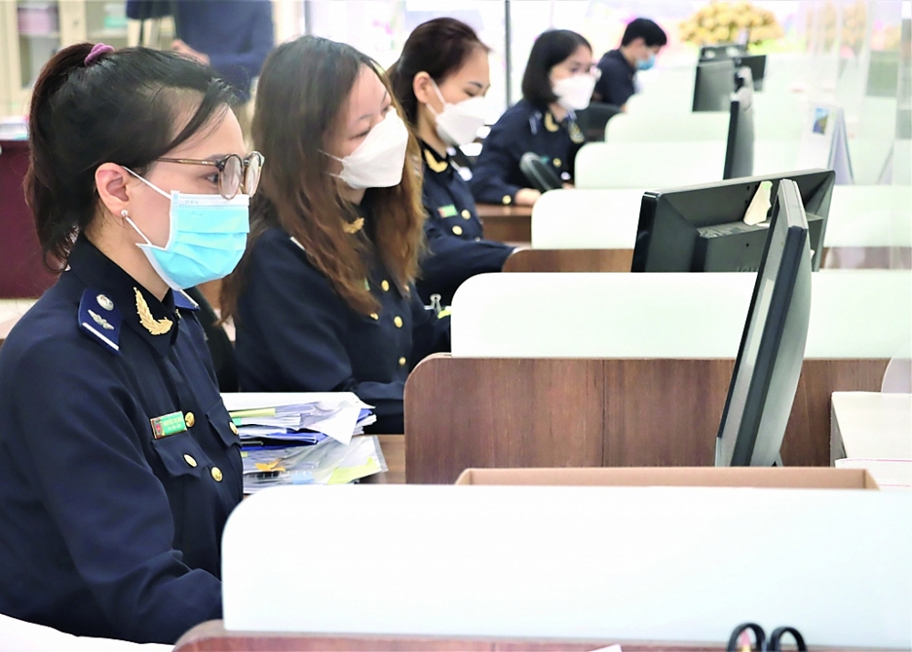 Ứng dụng hệ thống thông minh để  quản lý rủi ro hải quan