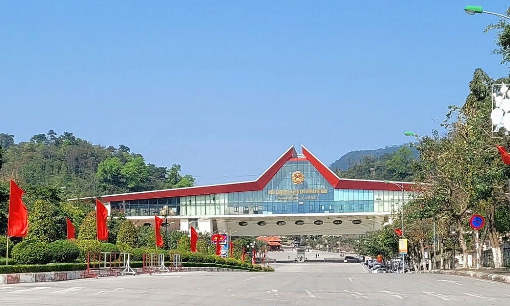 Cửa khẩu Quốc tế Hữu Nghị .  	Ảnh: H.Nụ