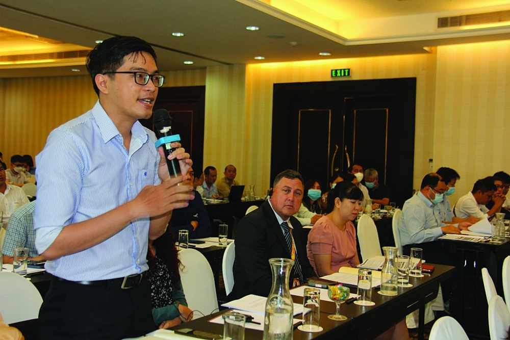  Ông Khưu Thành Quý, Trưởng phòng XNK, Công ty Diageo Việt Nam chia sẻ tại Hội nghị.	  Ảnh: T.H