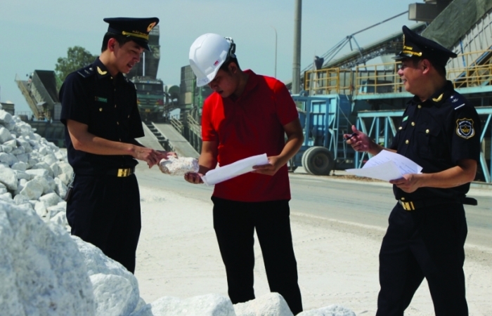 Hải quan Thanh Hóa: Thu hút, hỗ trợ doanh nghiệp làm thủ tục qua cảng Nghi Sơn