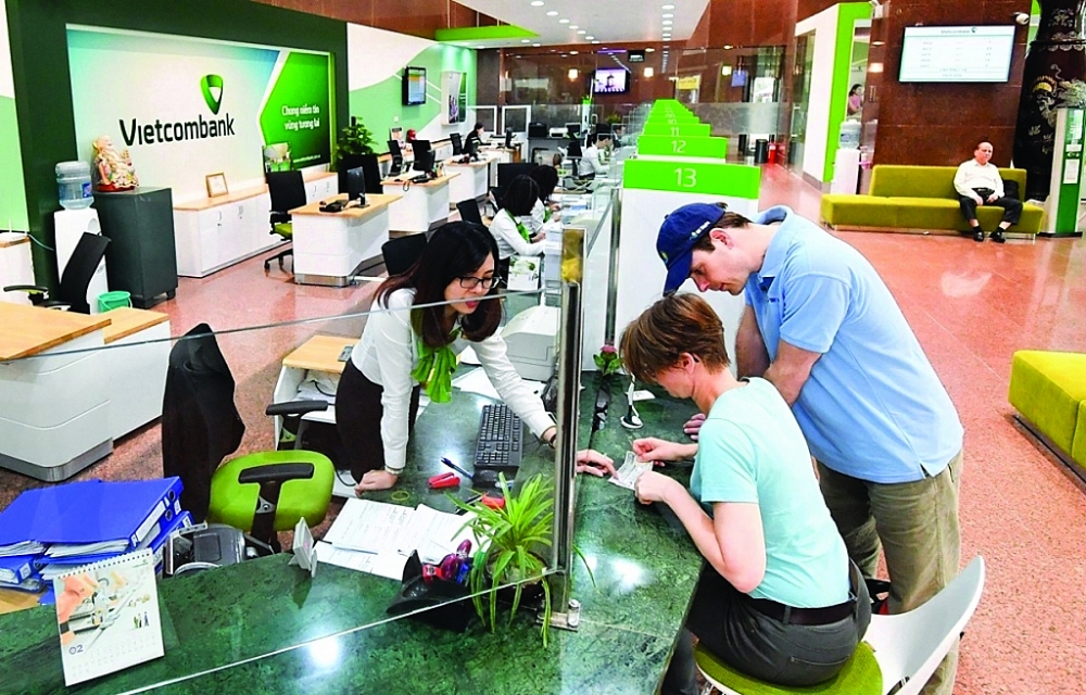 Vietcombank đã vươn lên giành lại ngôi đầu bảng từ VPBank.