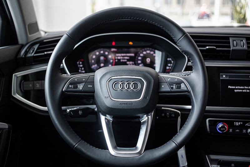thiet ke va dong co moi audi q3 the he 2 ra mat tai viet nam