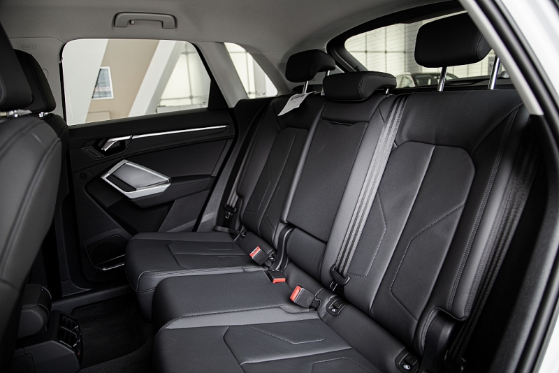 thiet ke va dong co moi audi q3 the he 2 ra mat tai viet nam