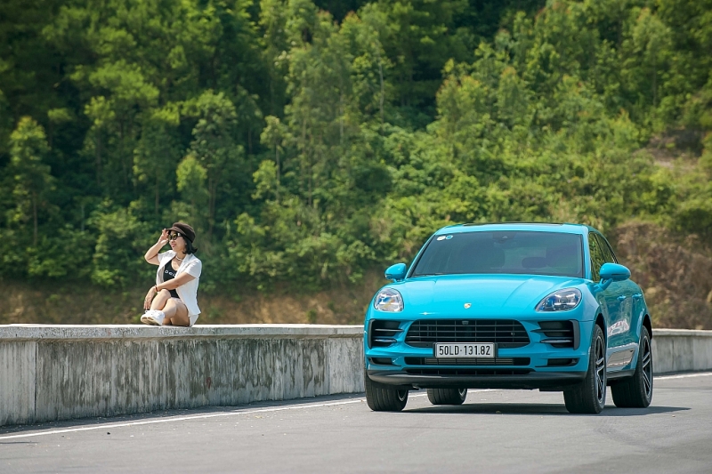 porsche macan su phan khich tren nhung cung duong