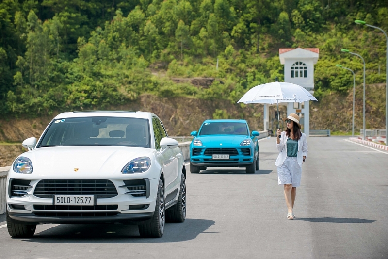 porsche macan su phan khich tren nhung cung duong