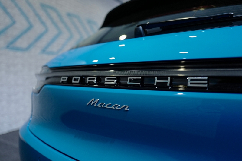 porsche macan su phan khich tren nhung cung duong