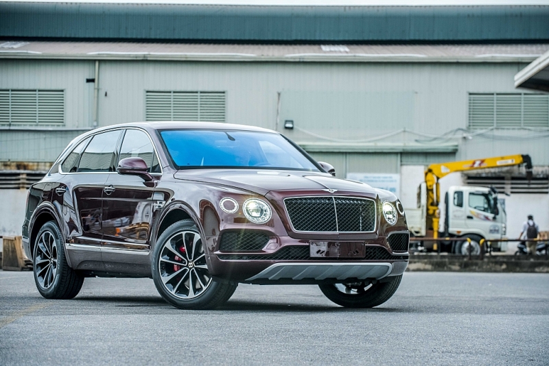 viet nam don bentayga v8 ban 100 nam ca nhan hoa dau tien