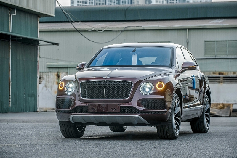 viet nam don bentayga v8 ban 100 nam ca nhan hoa dau tien