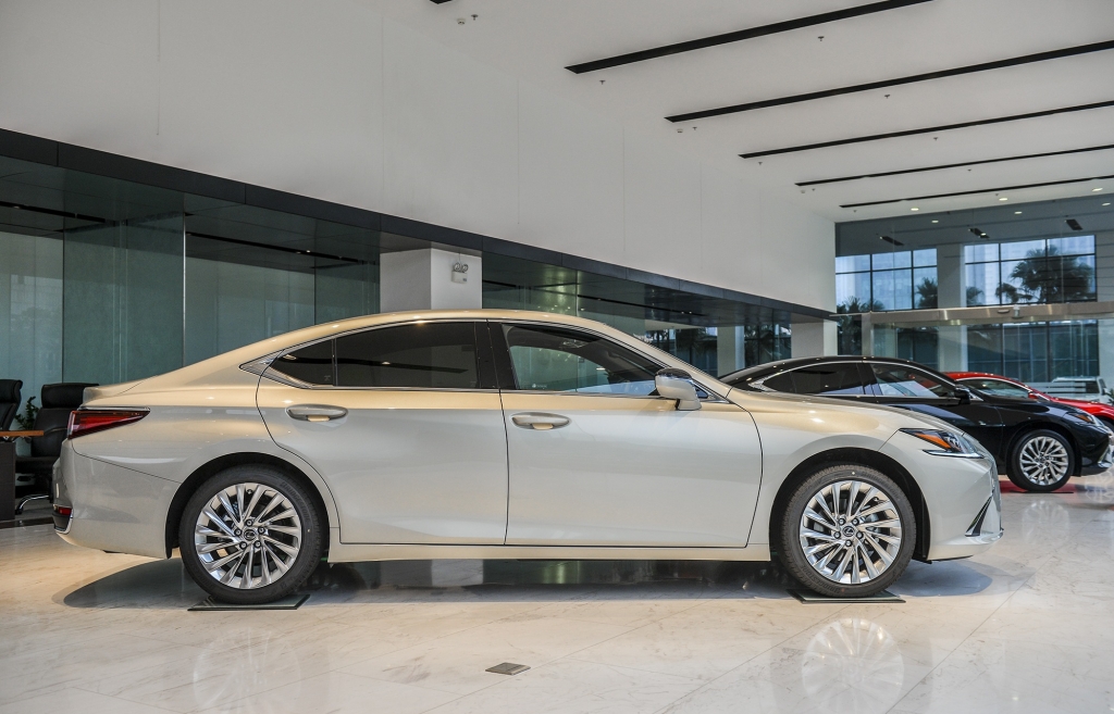 Không tăng giá Lexus ES 2021 thêm nhiều tính năng