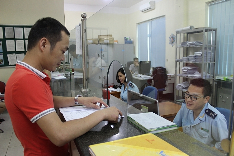 duoc hoan lai thue da nop voi hang hoa thuoc danh muc mien thue
