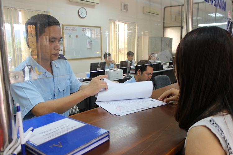 bu tru cac khoan no thue phat sinh