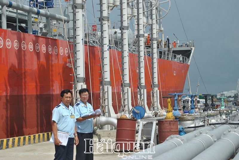 chi thuc hien thu tuc doi voi xang dau xuat nhap khau tai cac kho co du dieu kien