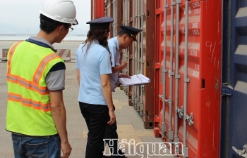 Đã đưa ra khỏi lãnh thổ Việt Nam 503 container phế liệu